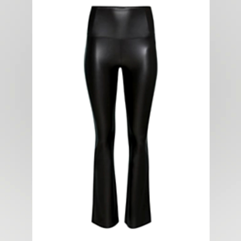 Aritzia DARIA FLARE PANT Vegan Leather medium black